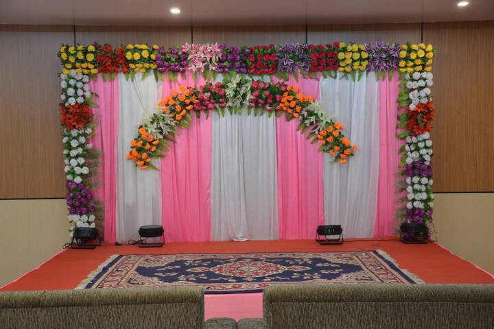 Ballroom/Hall 31 of 44