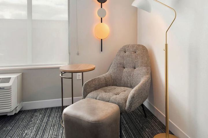 Room 4 of 15