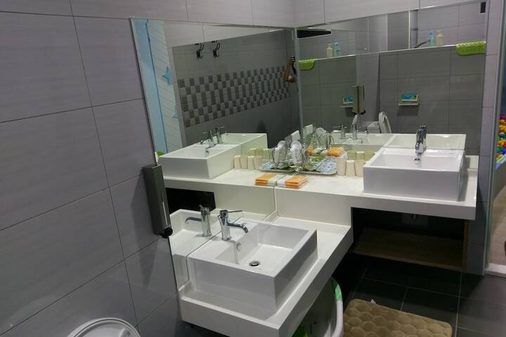 Room 7 of 15