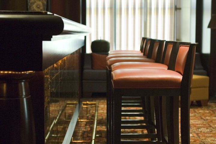 Lounge 41 of 63