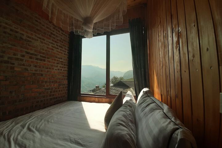Room 8 of 20