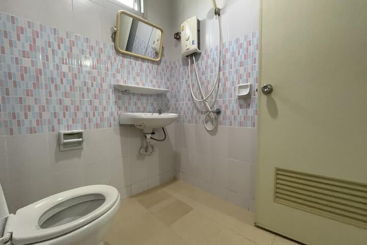 Room 10 of 13