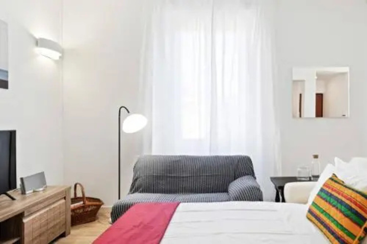 Room 4 of 13