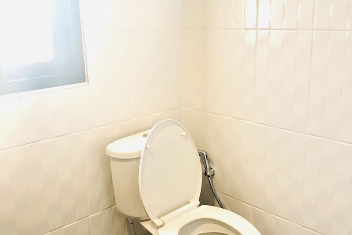 Room 4 of 6