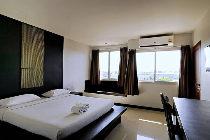 Room 12 of 27