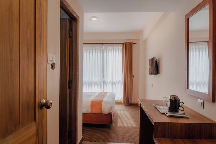 Room 33 of 48