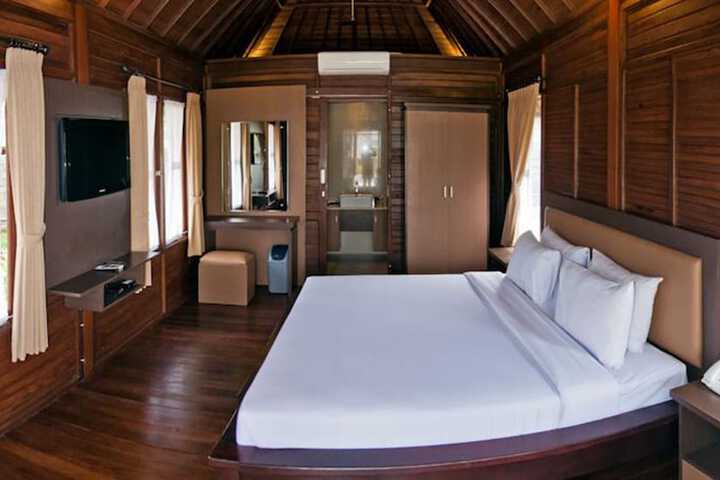 Room 7 of 50