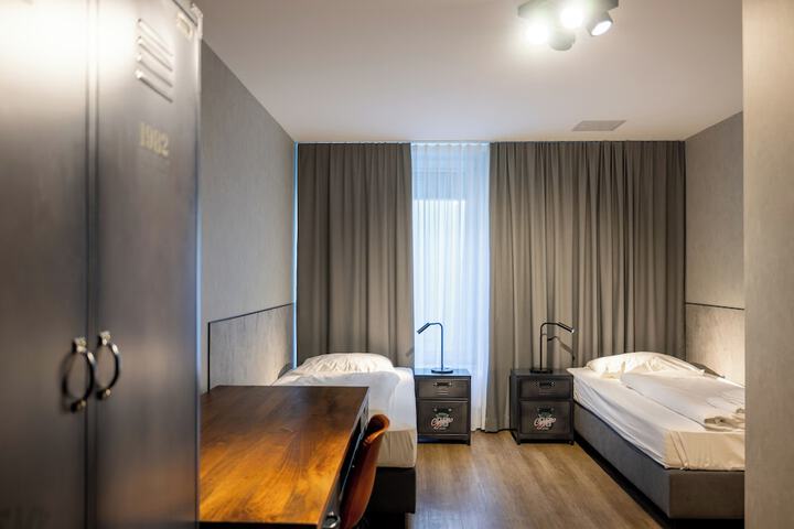 Room 17 of 42