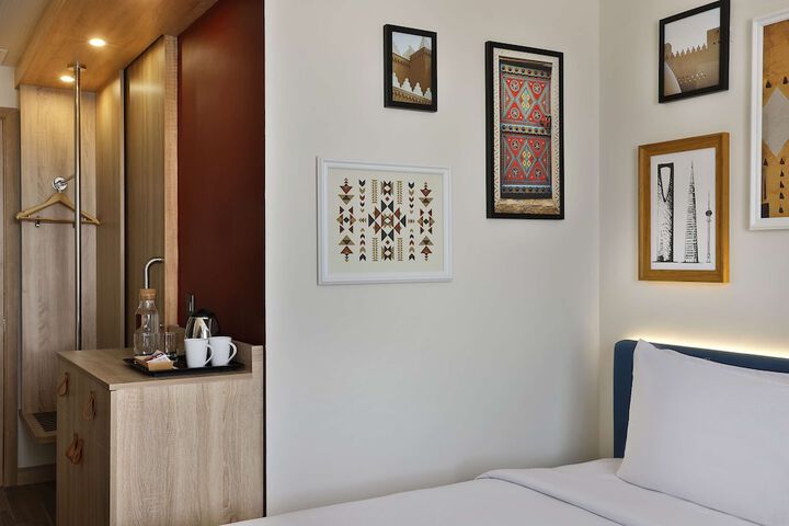 Room 8 of 31