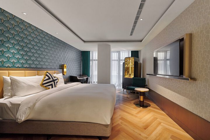 Room 22 of 48
