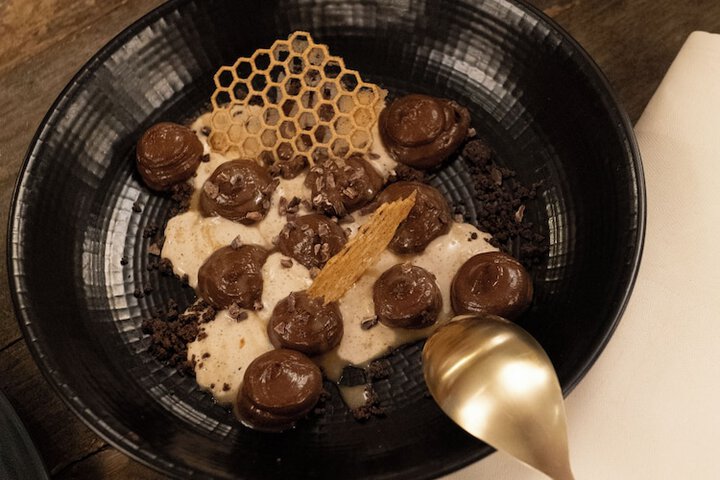Dining 42 of 60