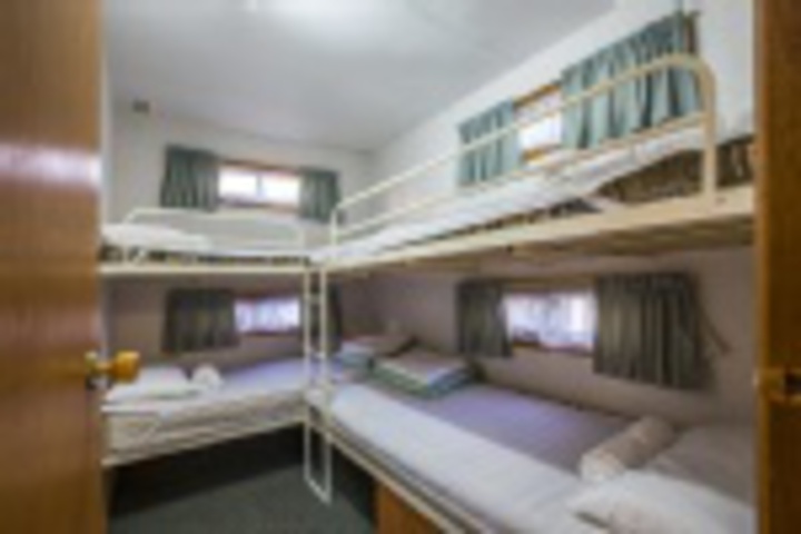 Room 593 of 876