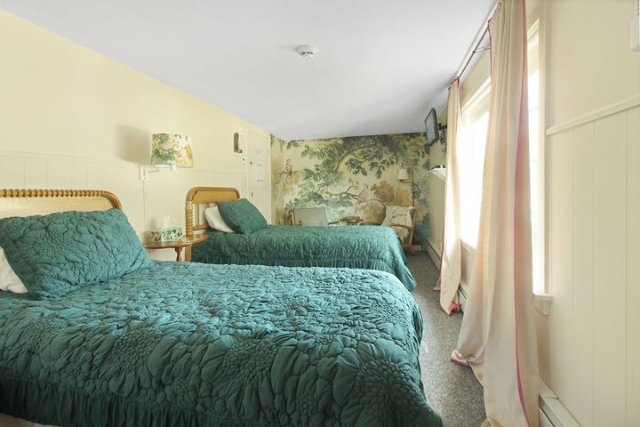Room 7 of 36