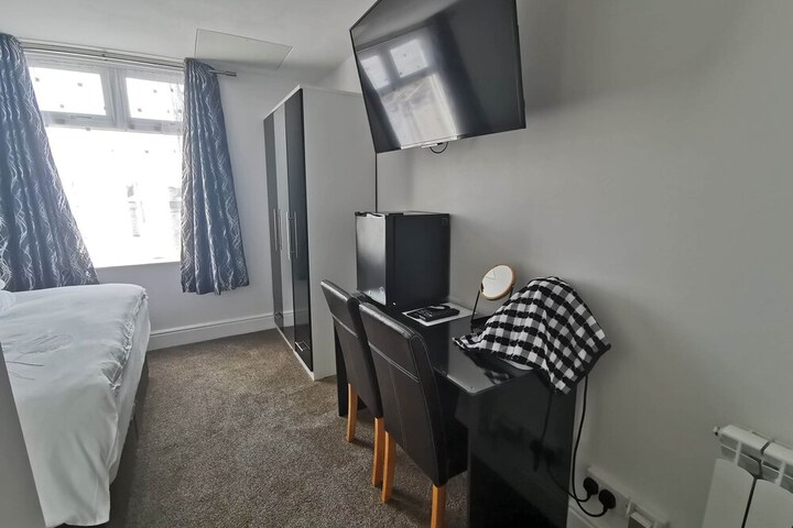 Room 16 of 43