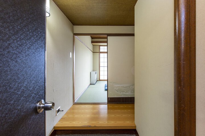 Room 42 of 52