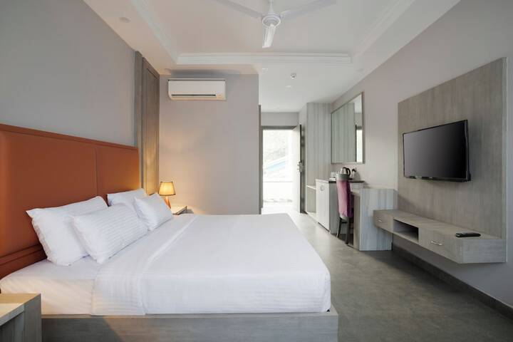 Room 13 of 48