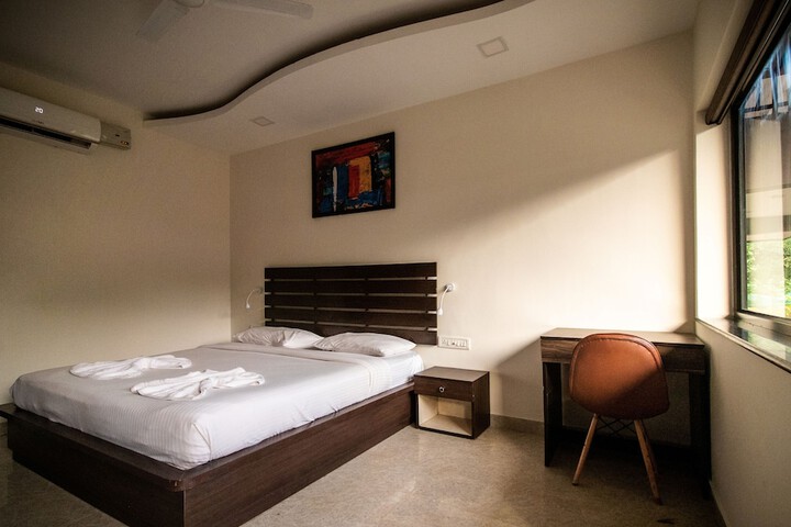 Room 12 of 53