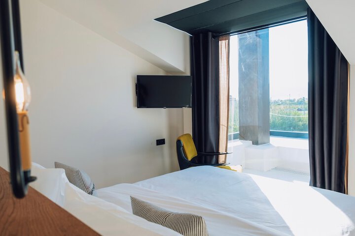 Room 41 of 190