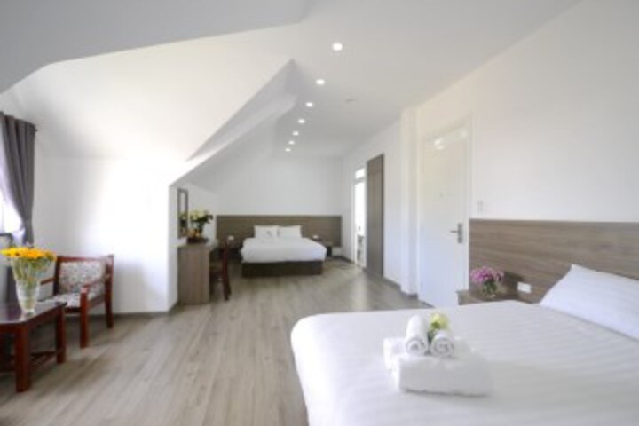 Room 2 of 42