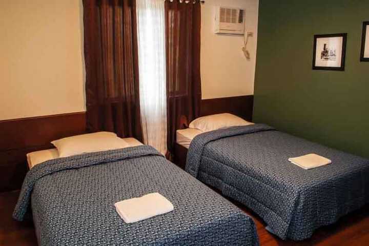 Room 5 of 28