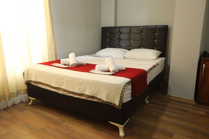 Room 6 of 25