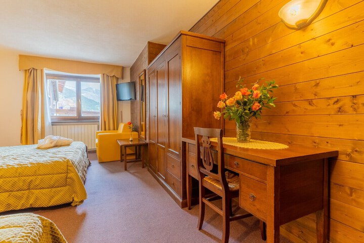 Room 11 of 61