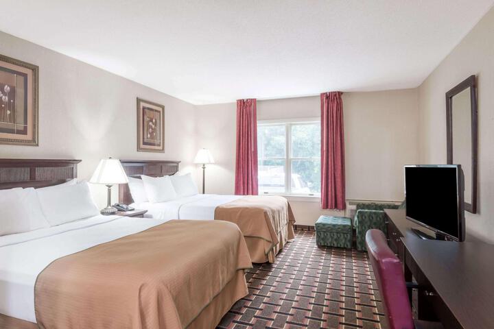 Standard 2 Double Beds Room (6 of 9)