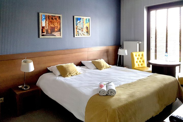 Room 27 of 47