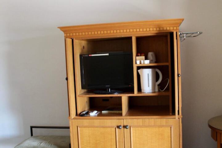 Room 10 of 30
