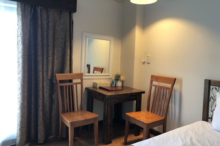 Room 4 of 40