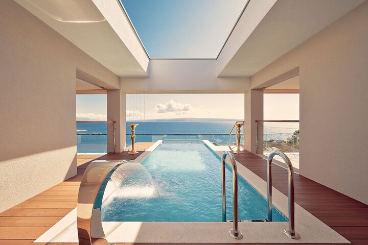 Pool 46 of 102