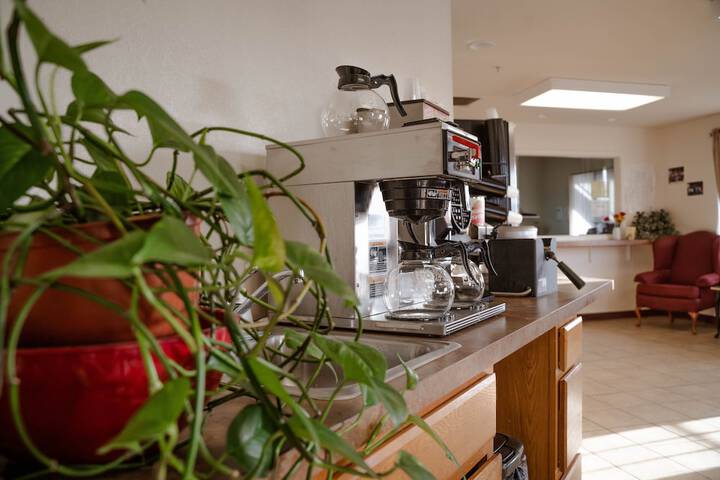 Breakfast/Coffee Service 22 of 25