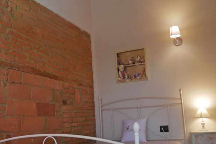 Room 3 of 62