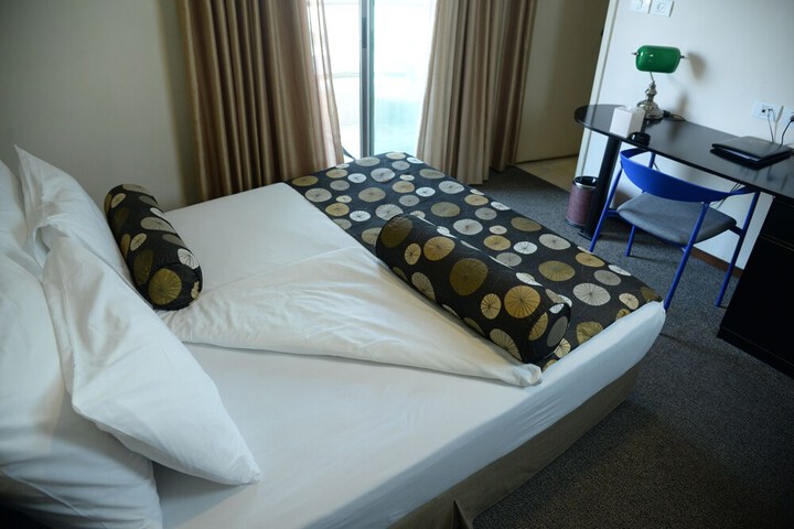 Room 49 of 86