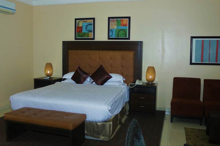 Room 12 of 30