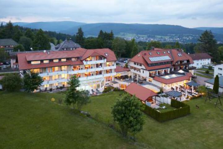 NAEGELE