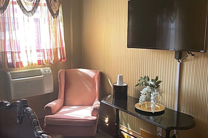 Room 5 of 37