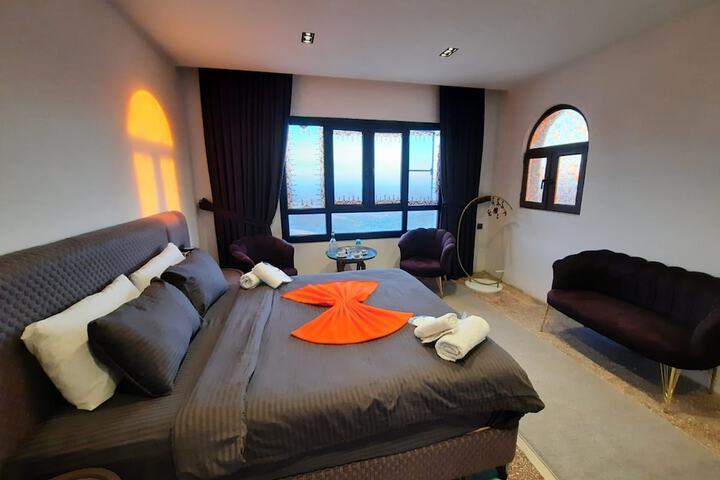 Room 43 of 74
