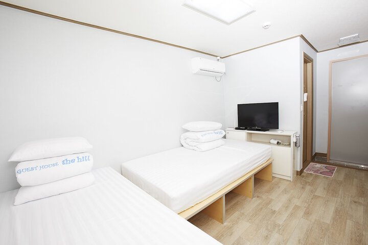 Room 12 of 35
