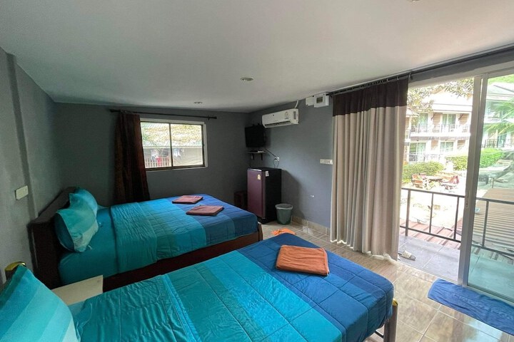 Room 6 of 16