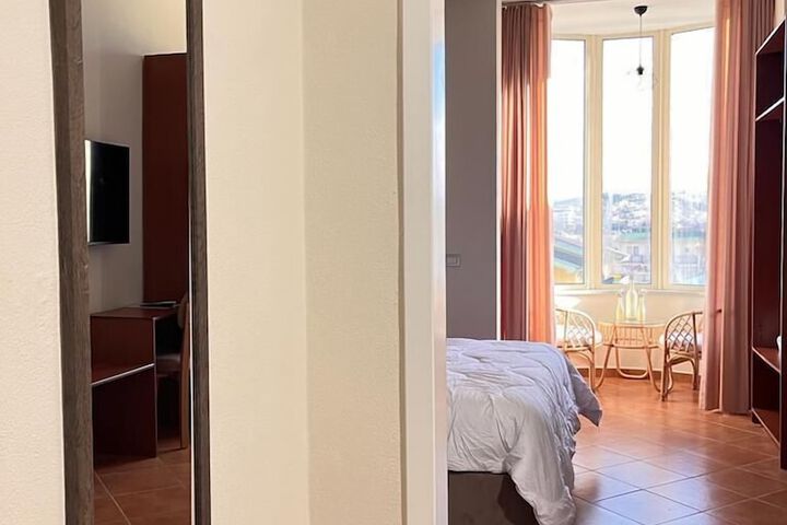 Room 18 of 146