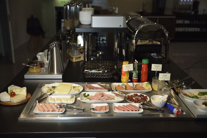 Dining 34 of 43