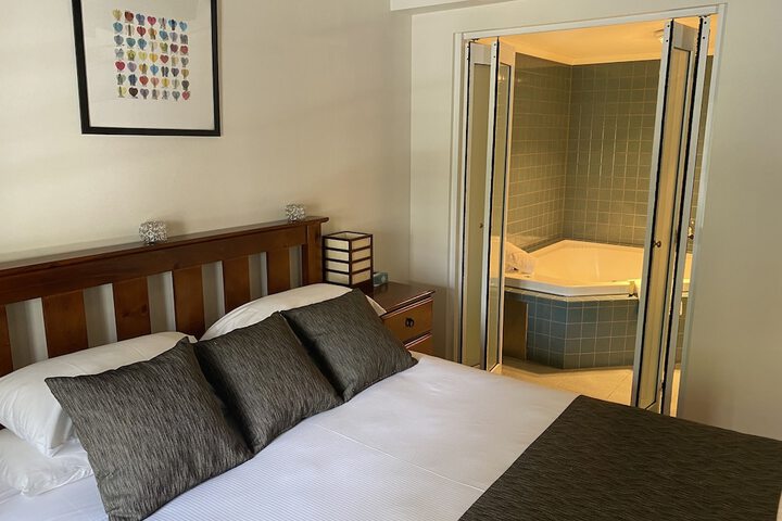 Room 16 of 46