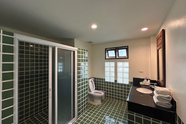 Room 15 of 24