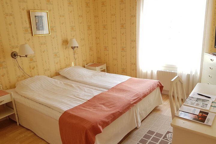 Room 16 of 66