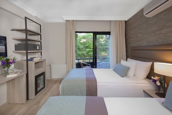 Room 28 of 164
