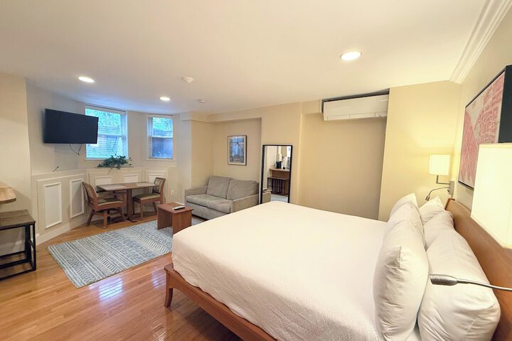 Room 42 of 99