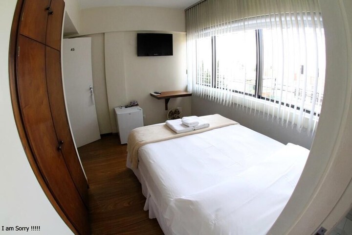 Room 14 of 40