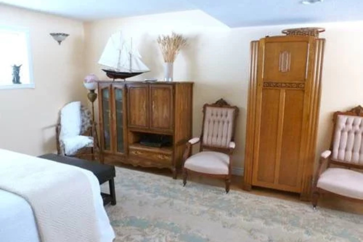 Image of Antiques and Gardens
