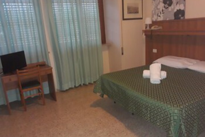 Room 21 of 24